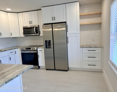 909 S Colonial Court - Photo Thumbnail 5