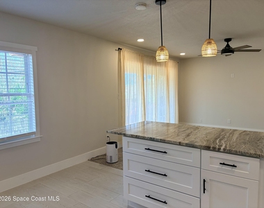 909 S Colonial Court - Photo Thumbnail 4