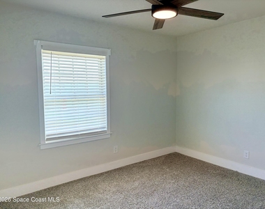 909 S Colonial Court - Photo Thumbnail 8