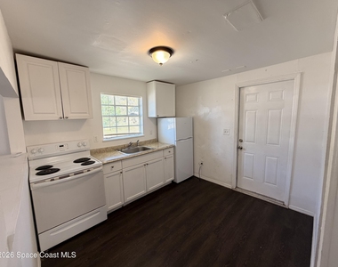 2909 Carver Street - Photo Thumbnail 5