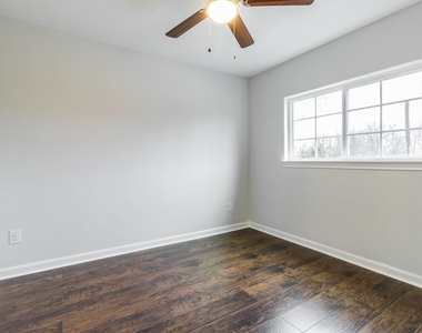 710 Barkley St Street - Photo Thumbnail 7