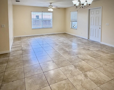 160 Empress Avenue - Photo Thumbnail 2