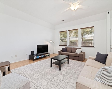 24526 Foxberry Glen Lane - Photo Thumbnail 7