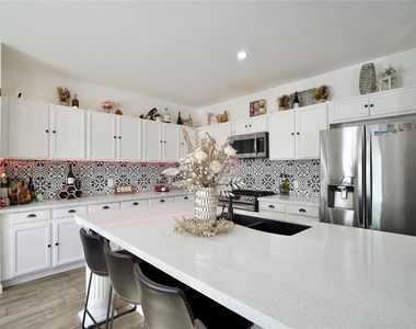 9503 Lerin Lane - Photo Thumbnail 13
