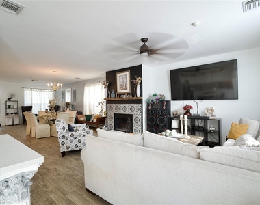 9503 Lerin Lane - Photo Thumbnail 11