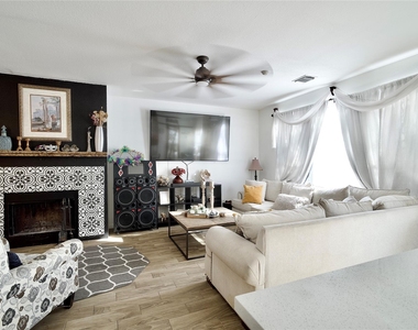 9503 Lerin Lane - Photo Thumbnail 10