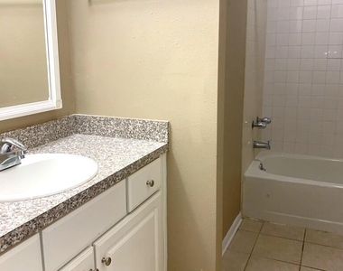 3515 Sable Palm Lane - Photo Thumbnail 4