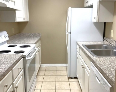 3515 Sable Palm Lane - Photo Thumbnail 2
