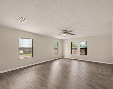 2303 N Cleveland Street - Photo Thumbnail 7