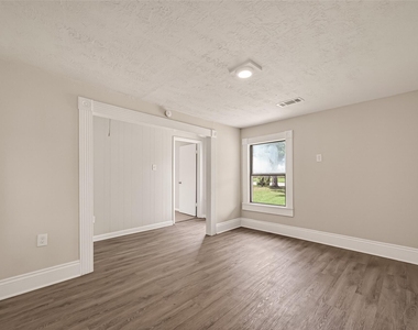 2303 N Cleveland Street - Photo Thumbnail 11