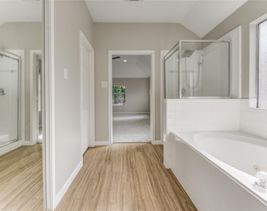 12207 Lakewood Glade Court - Photo Thumbnail 32