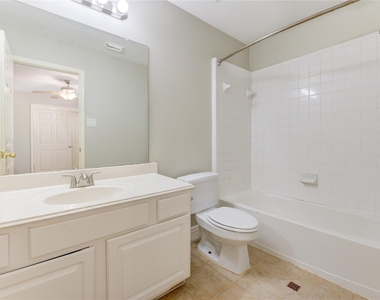 12207 Lakewood Glade Court - Photo Thumbnail 27