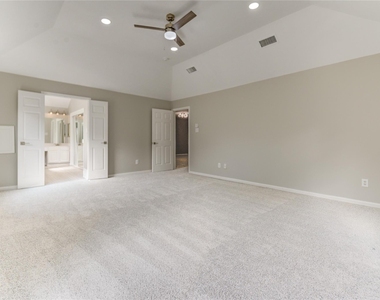12207 Lakewood Glade Court - Photo Thumbnail 24