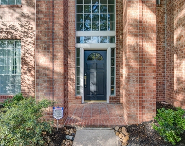 12207 Lakewood Glade Court - Photo Thumbnail 3