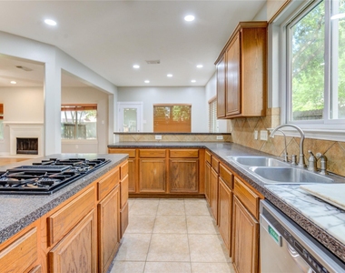 12207 Lakewood Glade Court - Photo Thumbnail 19