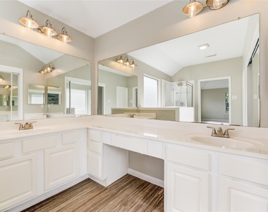 12207 Lakewood Glade Court - Photo Thumbnail 34