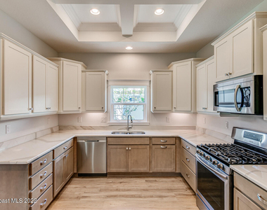 1398 Tullagee Avenue - Photo Thumbnail 19