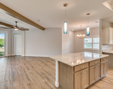 1398 Tullagee Avenue - Photo Thumbnail 8