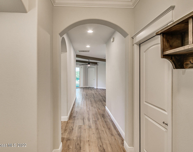 1398 Tullagee Avenue - Photo Thumbnail 4