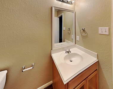 29231 Legends Green Drive - Photo Thumbnail 14