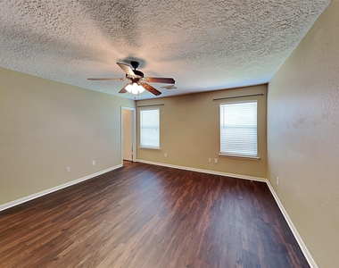 29231 Legends Green Drive - Photo Thumbnail 8