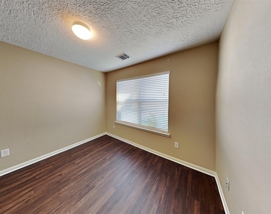 29231 Legends Green Drive - Photo Thumbnail 12