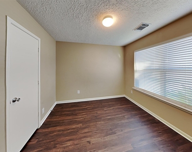 29231 Legends Green Drive - Photo Thumbnail 13