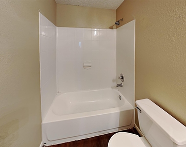 29231 Legends Green Drive - Photo Thumbnail 15