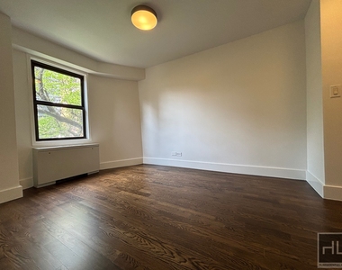 East 63 Street - Photo Thumbnail 1