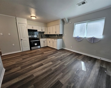 3409 Nathaniel Brown Street - Photo Thumbnail 4
