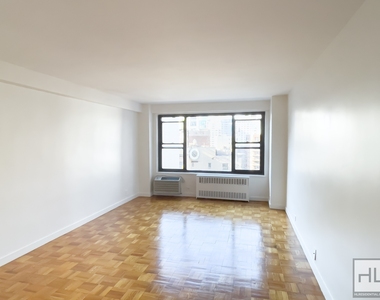 Fourth Avenue - Photo Thumbnail 1