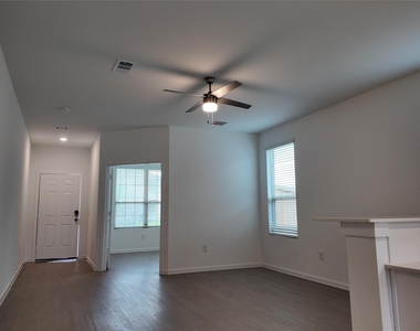 15023 Rustic Moon Road - Photo Thumbnail 4