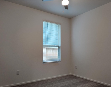 15023 Rustic Moon Road - Photo Thumbnail 9