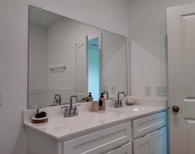 15023 Rustic Moon Road - Photo Thumbnail 16
