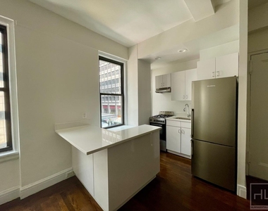 East 46 Street - Photo Thumbnail 2