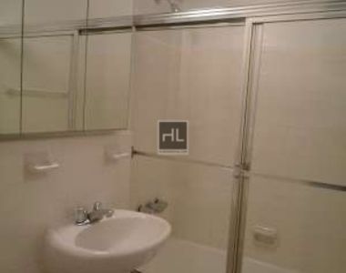 West 16 Street - Photo Thumbnail 3