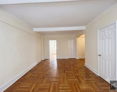 East 56 Street - Photo Thumbnail 1