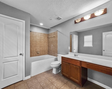 15519 Echo Stable Lane - Photo Thumbnail 8