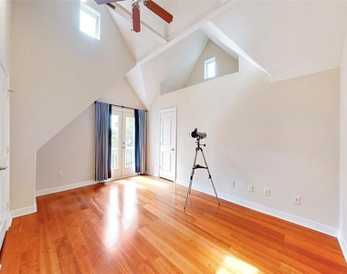 2104 State Street - Photo Thumbnail 13