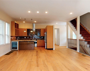 2104 State Street - Photo Thumbnail 7