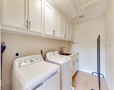 2104 State Street - Photo Thumbnail 28