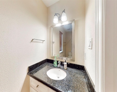 2104 State Street - Photo Thumbnail 21
