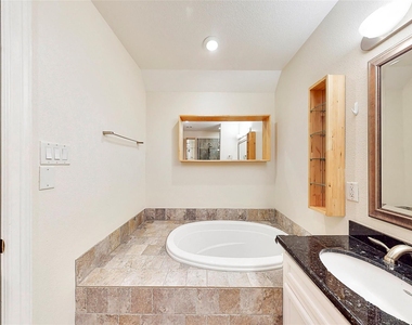 2104 State Street - Photo Thumbnail 16
