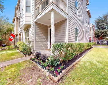 2104 State Street - Photo Thumbnail 4