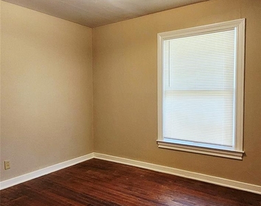222 Winding Way Street - Photo Thumbnail 9