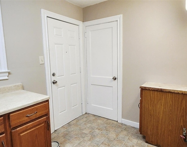222 Winding Way Street - Photo Thumbnail 5
