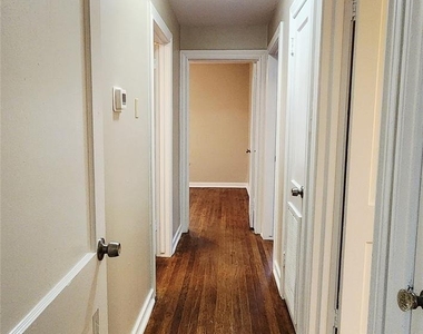 222 Winding Way Street - Photo Thumbnail 7