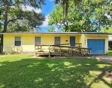 222 Winding Way Street - Photo Thumbnail 2