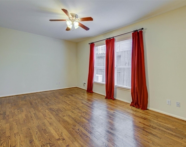 302 Fargo Street - Photo Thumbnail 5