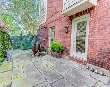 302 Fargo Street - Photo Thumbnail 14